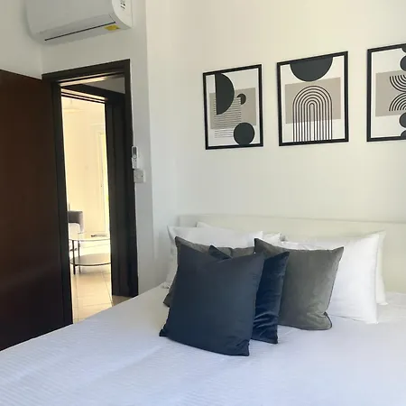 Phaedrus Living Urban Apartment